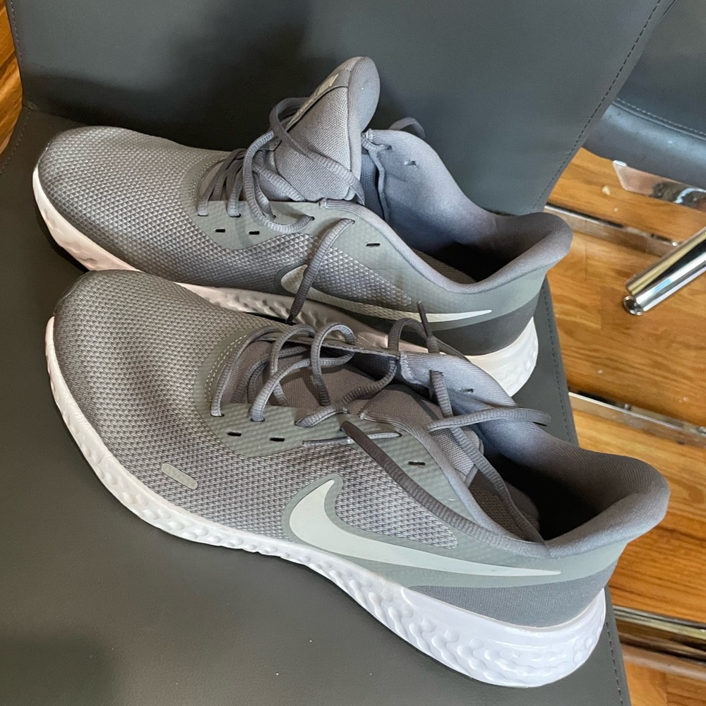 Nike Tanjun
Men's Shoes size 13
